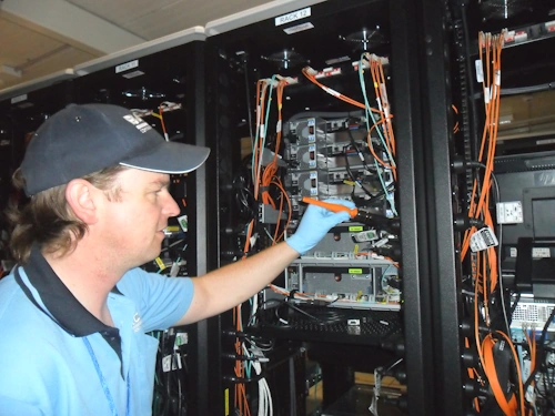 Data centre server rack cleaning vacuum